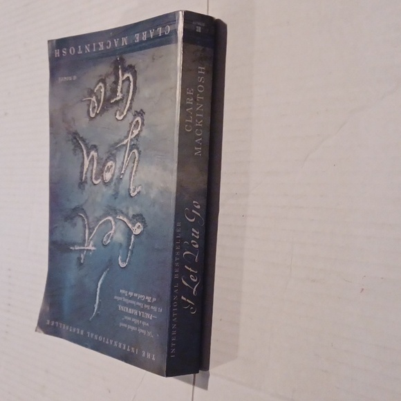 $4 Add-on "I Let You Go" by Clare MacKintosh - Paperback Novel - Picture 3 of 9